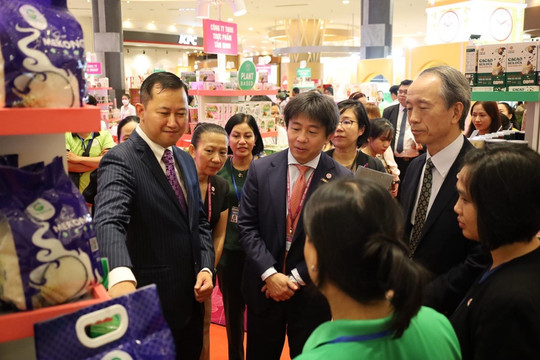Aeon Việt Nam vào top 3 doanh nghiệp phát triển bền vững ngành thương mại - dịch vụ