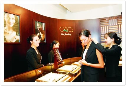 PNJ vào khách sạn 5 sao