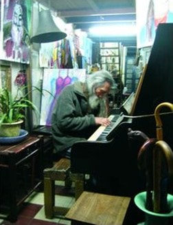 Hà Nội, nhìn từ phố Hàng Bông