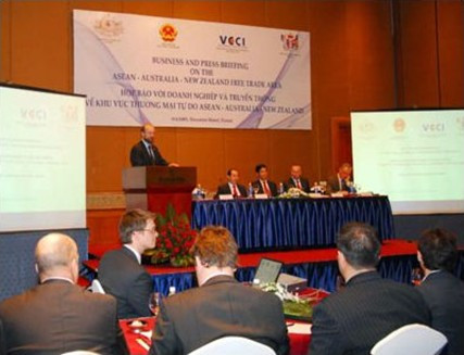Việt Nam cam kết cho phép luật sư nước ngoài hành nghề
