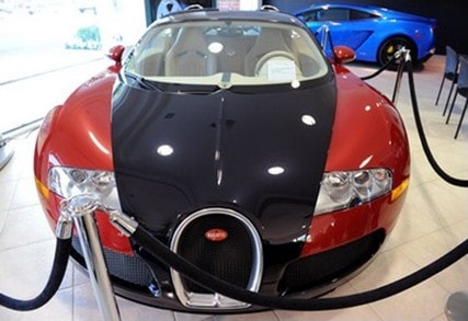 2,4 triệu USD cho chiếc Bugatti Veyron đầu tiên 