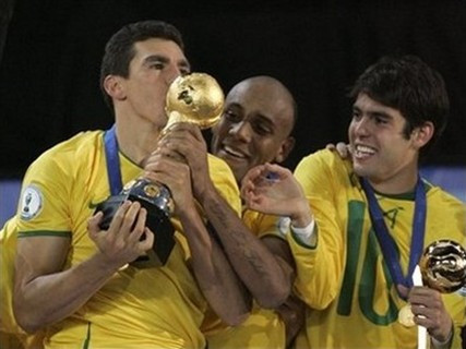 Thắng kịch tính, Brazil đăng quang Confed Cup