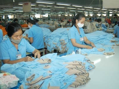 Xuất khẩu dệt may vươn lên hàng đầu 