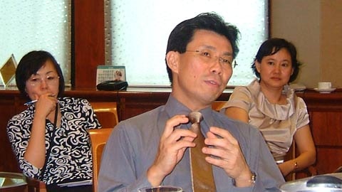 Kích cầu, bài học từ Singapore