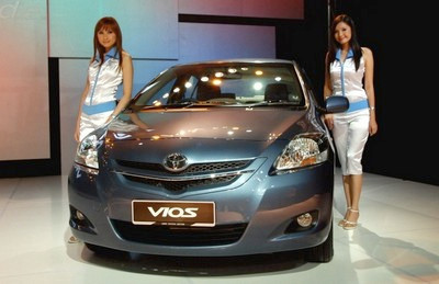 Toyota Việt Nam chính thức niêm yết giá xe bằng VND