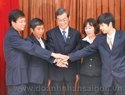 “Cứ đi, ắt có đường...”