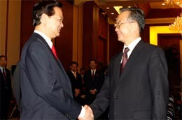 Hai Thủ tướng Việt Nam và Trung Quốc gặp gỡ 