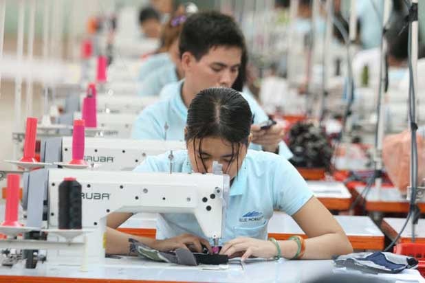Tránh viễn cảnh “cả dân tộc chỉ biết đạp máy khâu”