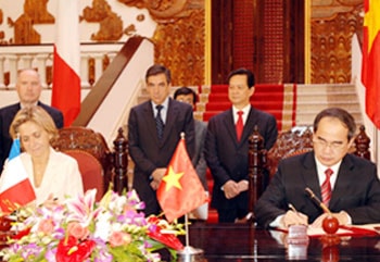 Thủ tướng Pháp lần đầu thăm Việt Nam 