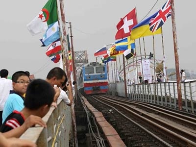 Sẽ có cầu đường sắt mới qua sông Hồng 