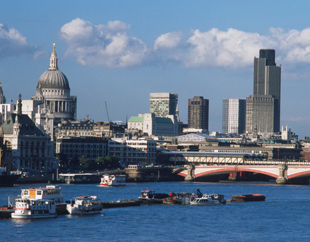 London hay New York sẽ là quán quân tài chính? 