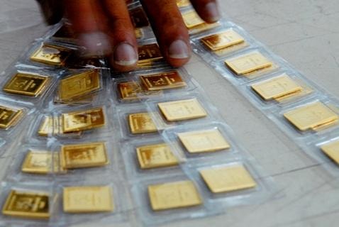 Giá vàng xuống sát 27 triệu đồng