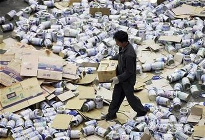 Trung Quốc thu giữ 72.000 tấn sữa nhiễm melamine