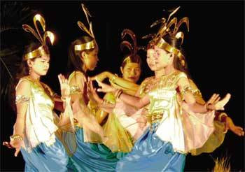 Điệu múa của đồng bào Khmer