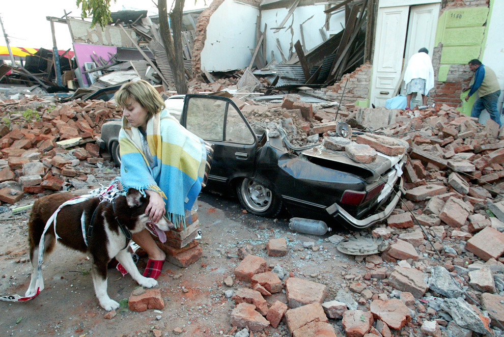 Cảnh hoang tàn do động đất ở Chile
