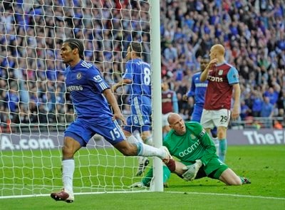 Chelsea lần thứ hai liên tiếp vào chung kết Cup FA