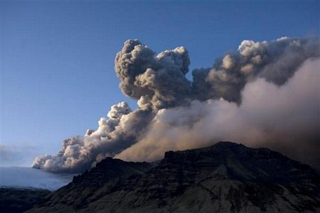 “Cơn thịnh nộ” núi lửa đóng băng hàng không châu Âu