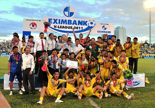 Sông Lam Nghệ An vô địch V-League sau 10 năm