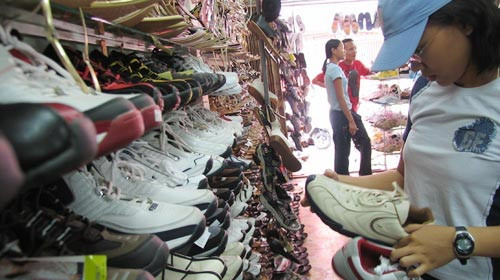 DN giày dép chỉ đáp ứng 40% thị trường nội địa
