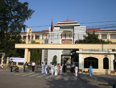 Top 200 trường THPT có điểm thi ĐH cao nhất năm 2010