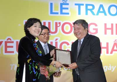 Bến Thành Tourist giành giải “Thương hiệu Việt yêu thích 2010”