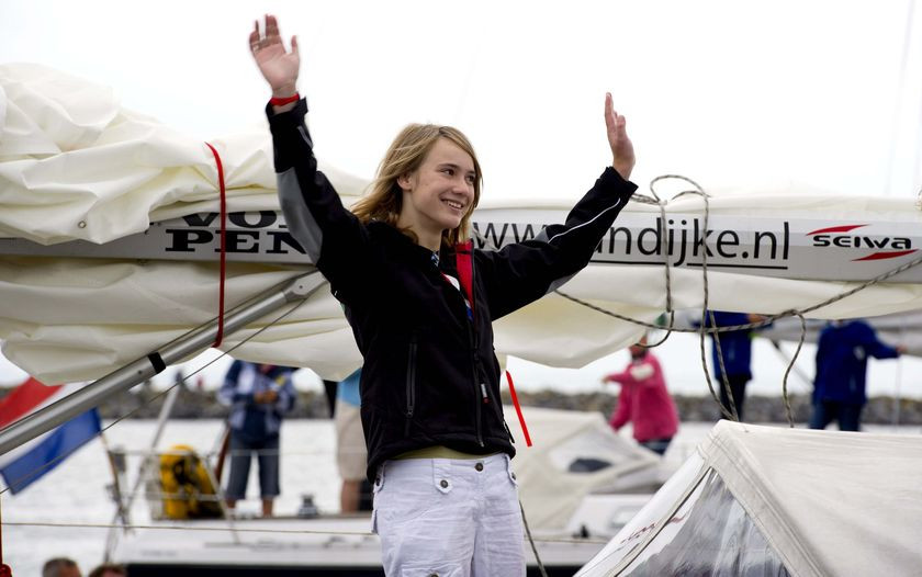 Thiếu nữ 14 tuổi đi biển vòng quanh thế giới một mình
