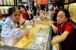 Giá vàng tiến sát 36 triệu đồng/lượng, USD lên gần 21 ngàn đồng 
