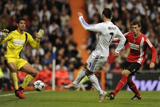 Trút mưa bàn thắng, Real và Barca cùng đi tiếp