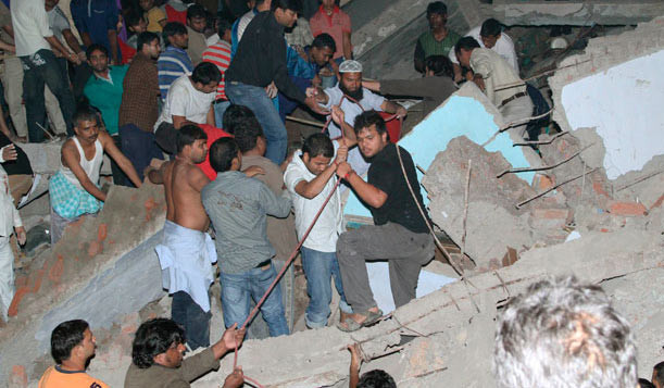 Ấn Độ-Trung Quốc: sập, cháy nhà cao tầng, hơn 110 người thiệt mạng