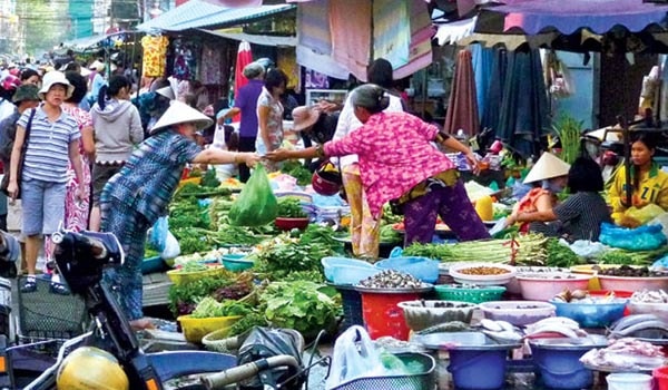 Từ chợ đầu mối về chợ lẻ: Vì sao chênh lệch giá cao?