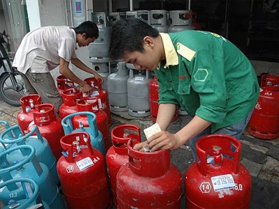 Giá gas bán lẻ tăng gần 40.000 đồng/bình