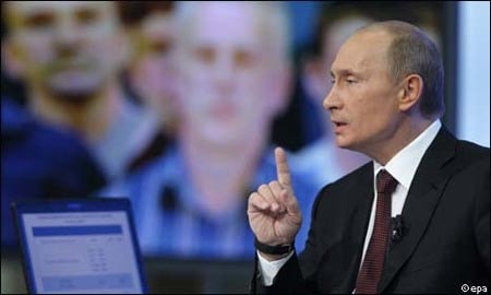 Thủ tướng Nga Putin vừa hát, vừa chơi đàn piano