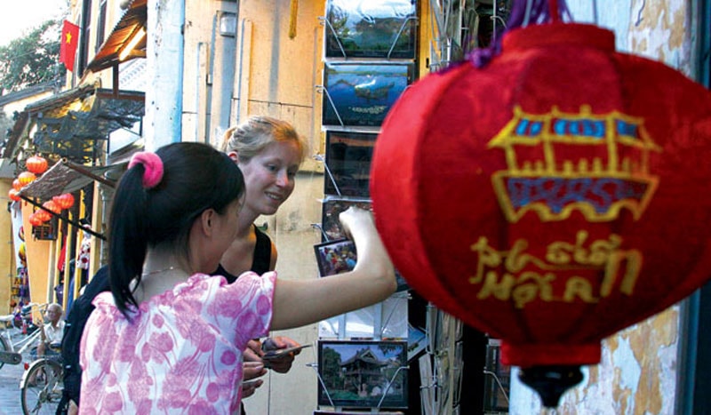 Du khách Nga đang quay lại