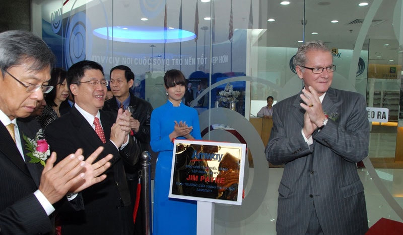 Amway Việt Nam mở cửa hàng đầu tiên