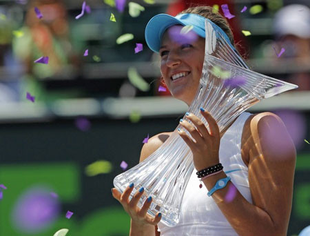“Búp bê” Sharapova lại tan mộng vô địch Miami