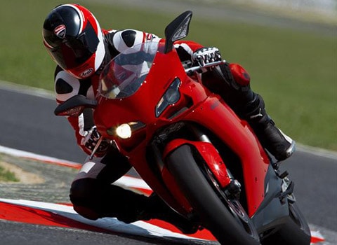Ducati 848 EVO - sức mạnh cỗ máy đường đua