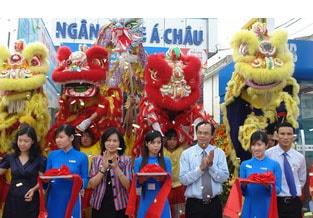 ACB khai trương 2 phòng giao dịch tại TP Huế và TP.HCM