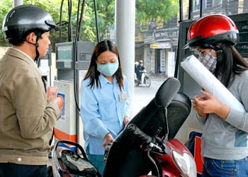 Bộ Tài chính yêu cầu giữ nguyên giá bán xăng dầu 