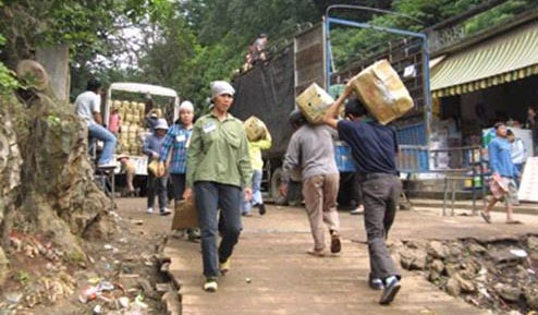 Trung Quốc mua gom nông sản: Biết cách gắn kết với nông dân