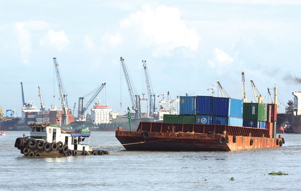 Bài 2: Logistics HUB - Chậm chân, mất phần