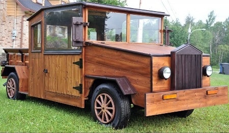 Độc đáo ô tô gỗ tự chế