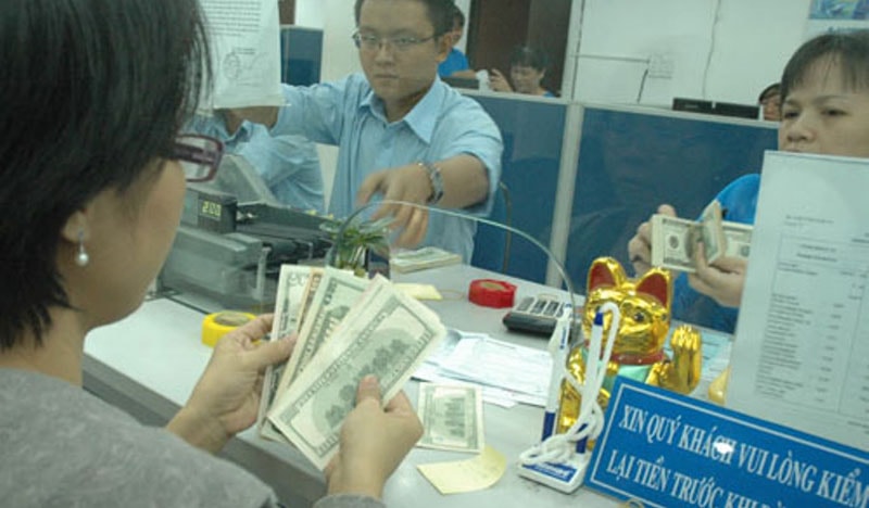 Cẩn trọng với tín dụng ngoại tệ: Rủi ro do cung ảo 