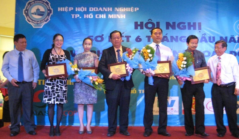 Doanh nghiệp vẫn còn vướng chính sách