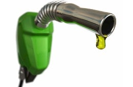 Xăng dầu và chuyện lẫn lộn vai trò 