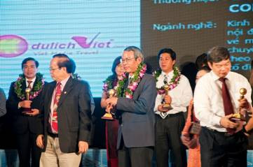 “Cúp vàng Top Ten Thương hiệu Việt - Ứng dụng KH&CN năm 2011”