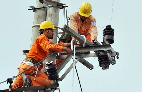 Nhân viên EVN kêu oan về lương 7,3 triệu đồng