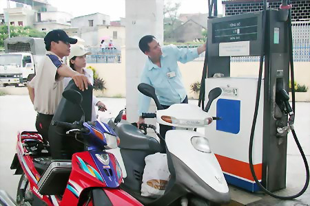 Bộ Tài chính yêu cầu giữ nguyên giá bán xăng dầu 