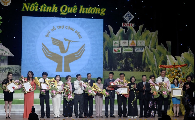 “Nối tình Quê hương” gây quỹ hỗ trợ kiều bào nghèo