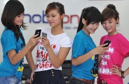 Nhà mạng lớn “khó bảo” hơn