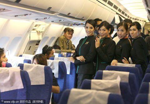 Người đẹp chuyển giới phục vụ trên máy bay Thái
